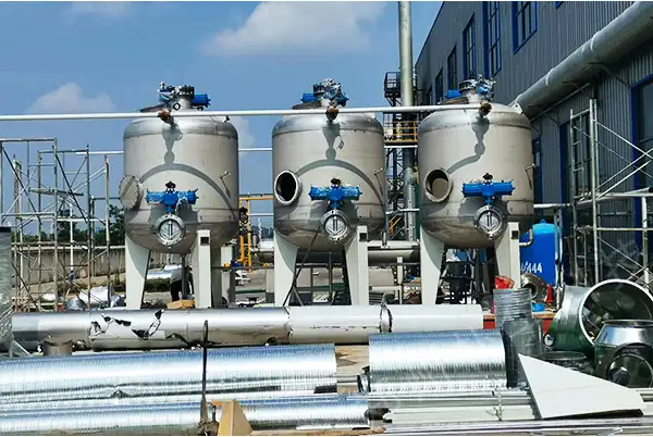 树脂吸附系统现场施工中 树脂吸附系统现场施工中