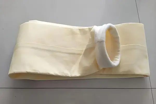 除尘设备要根据具体的工作条件和粉尘特性选择合适的滤袋材料