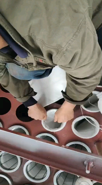 如何正确安装布袋除尘器滤袋？专业指南与关键注意事项