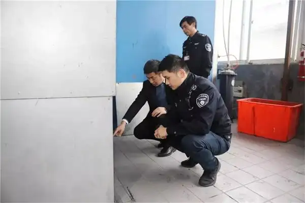 汽修企业有机leyu乐鱼web登录入口内空空如也，活性炭不翼而飞，咋回事?